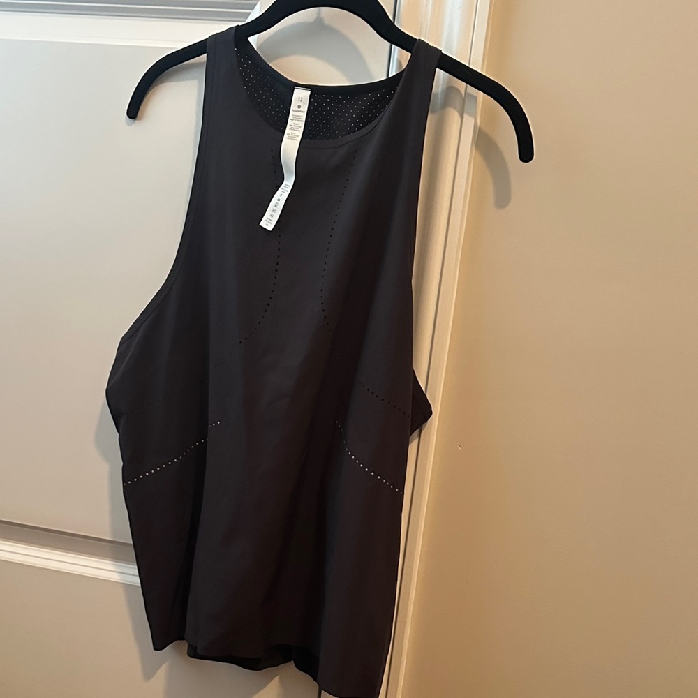 LULU 12 EUC Black Tank Sleeveless Women's Top